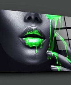 Alternative view of Glasschilderij Vrouw met groene verf