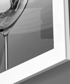 Alternative view of Wijnglas met Vlinder | Glasschilderij