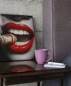 OEFE 1317 vierkant canvas schilderij rode lippen brandend geld b