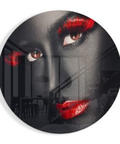 Vrouw Met Rood Glasschilderij