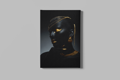 ALIVA 1116 vrouw portret zwart goud sieraden a