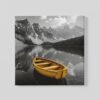 OEFE 1327 canvas schilderij gele boot op bergmeer
